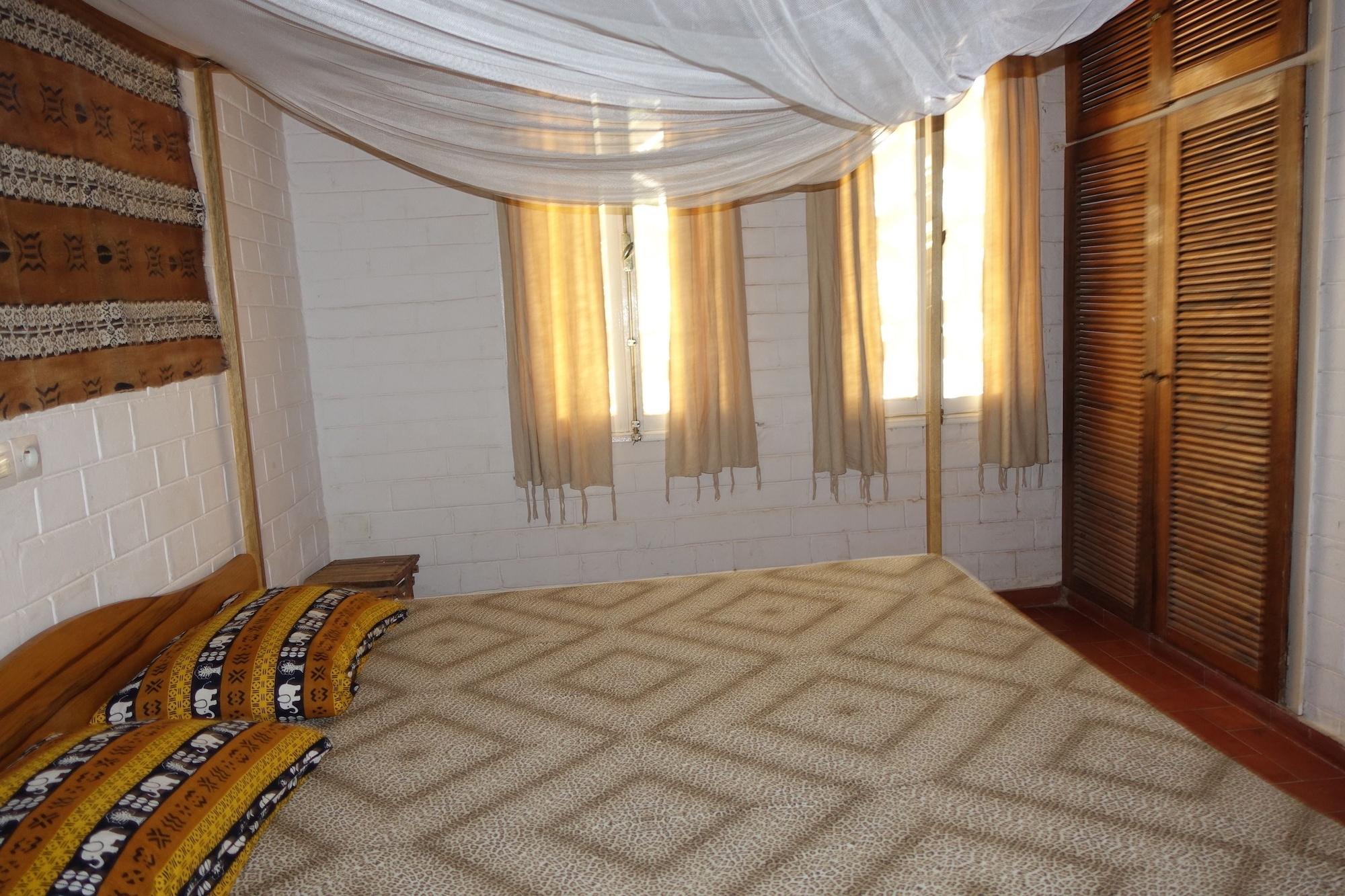 Keur Marrakis Hotel M'Bour Buitenkant foto
