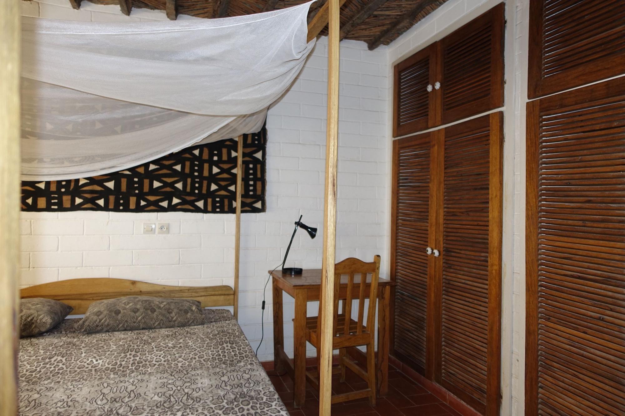 Keur Marrakis Hotel M'Bour Buitenkant foto