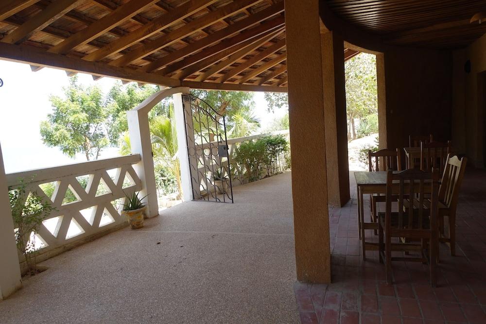 Keur Marrakis Hotel M'Bour Buitenkant foto