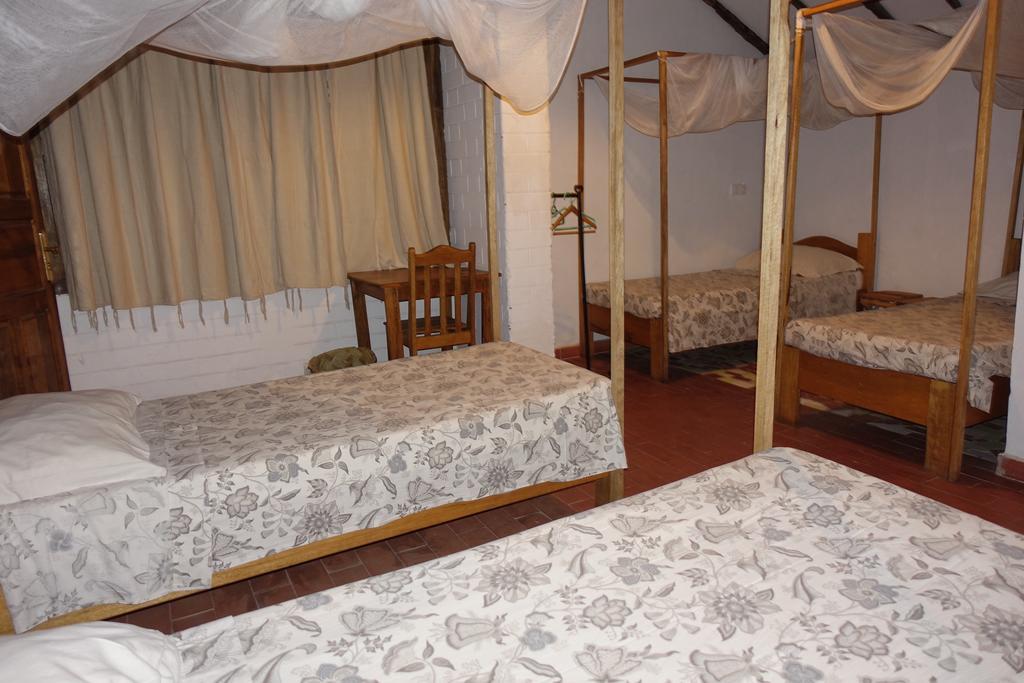 Keur Marrakis Hotel M'Bour Buitenkant foto